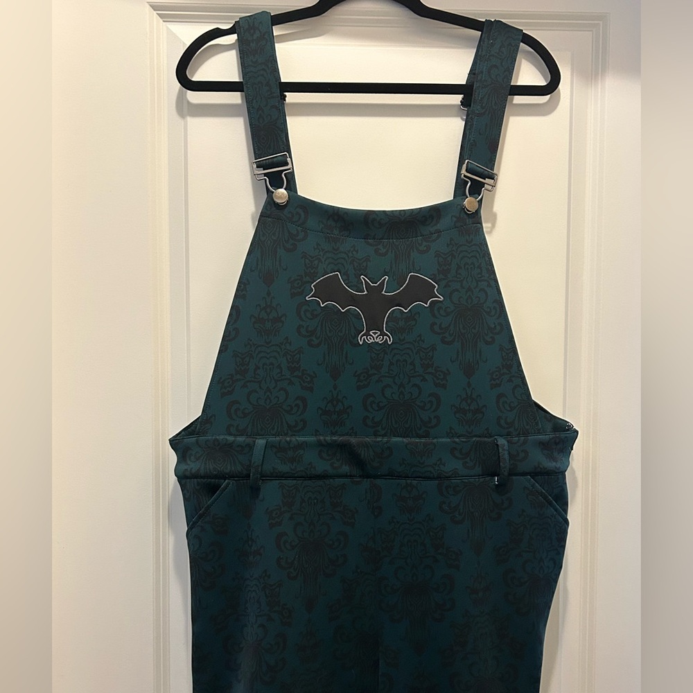 Plus size Disney Her Universe Haunted Mansion overall shorts size 2